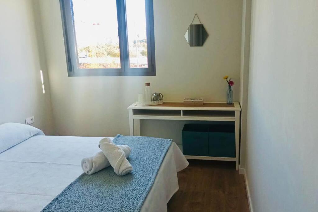 Excelente Habitacion Para Una Persona Con Bano Privado En Piso Compartido Con Una Familia Apartment Palma